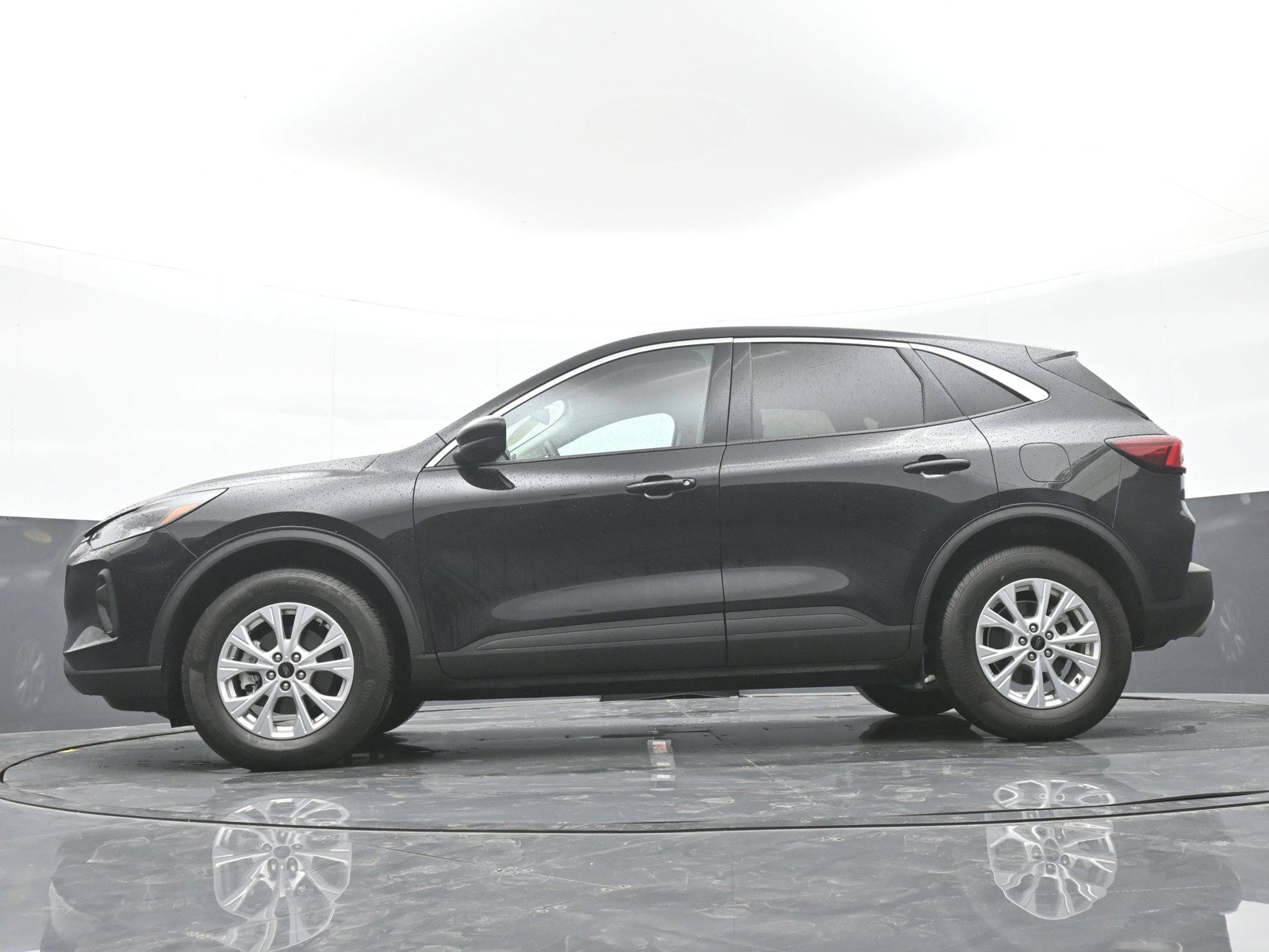Certified 2024 Ford Escape Active AWD/4WD image 44