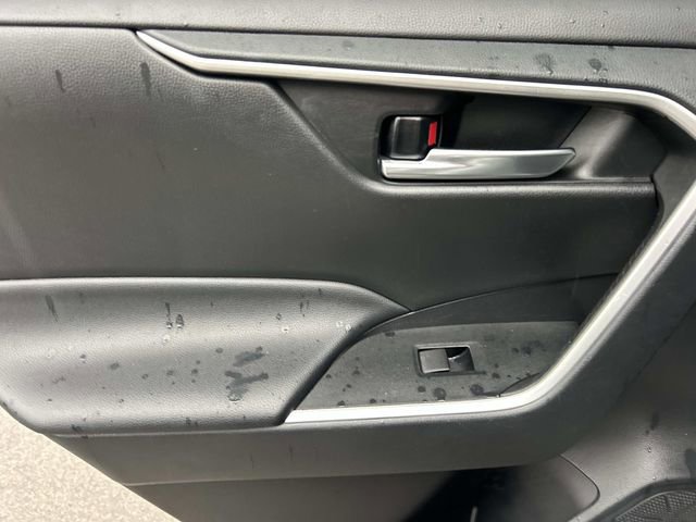 Used 2021 Toyota RAV4 XLE FWD image 17