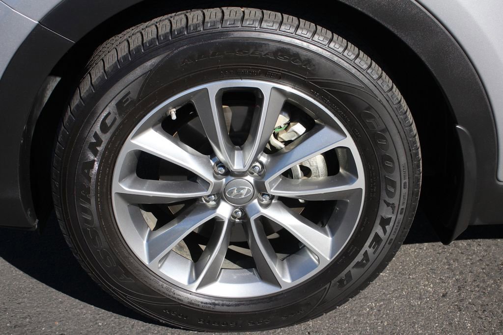 Used 2018 Hyundai Santa Fe SE image 14