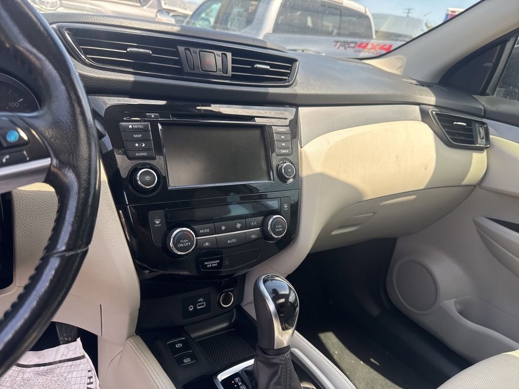 Used 2020 Nissan Rogue Sport SL w/ Premium Package FWD image 10