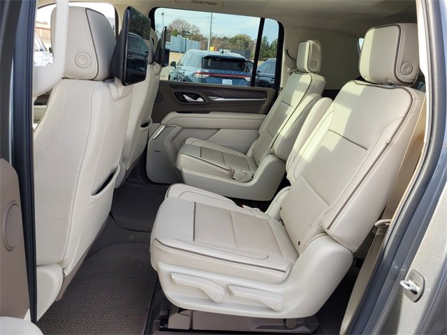 Used 2022 GMC Yukon XL Denali w/ Denali Ultimate Package image 9