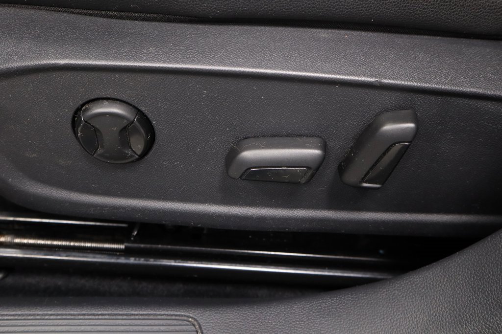 Used 2021 Volkswagen Jetta SE w/ SE Cold Weather Package image 23