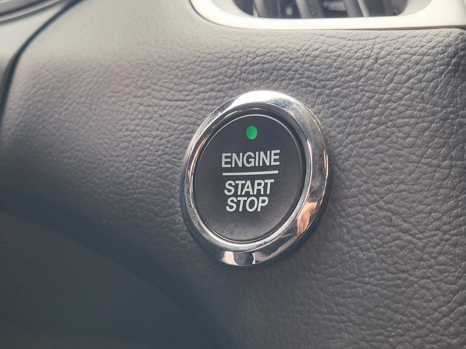 Certified 2022 Ford Edge SE w/ Black Appearance Package image 22