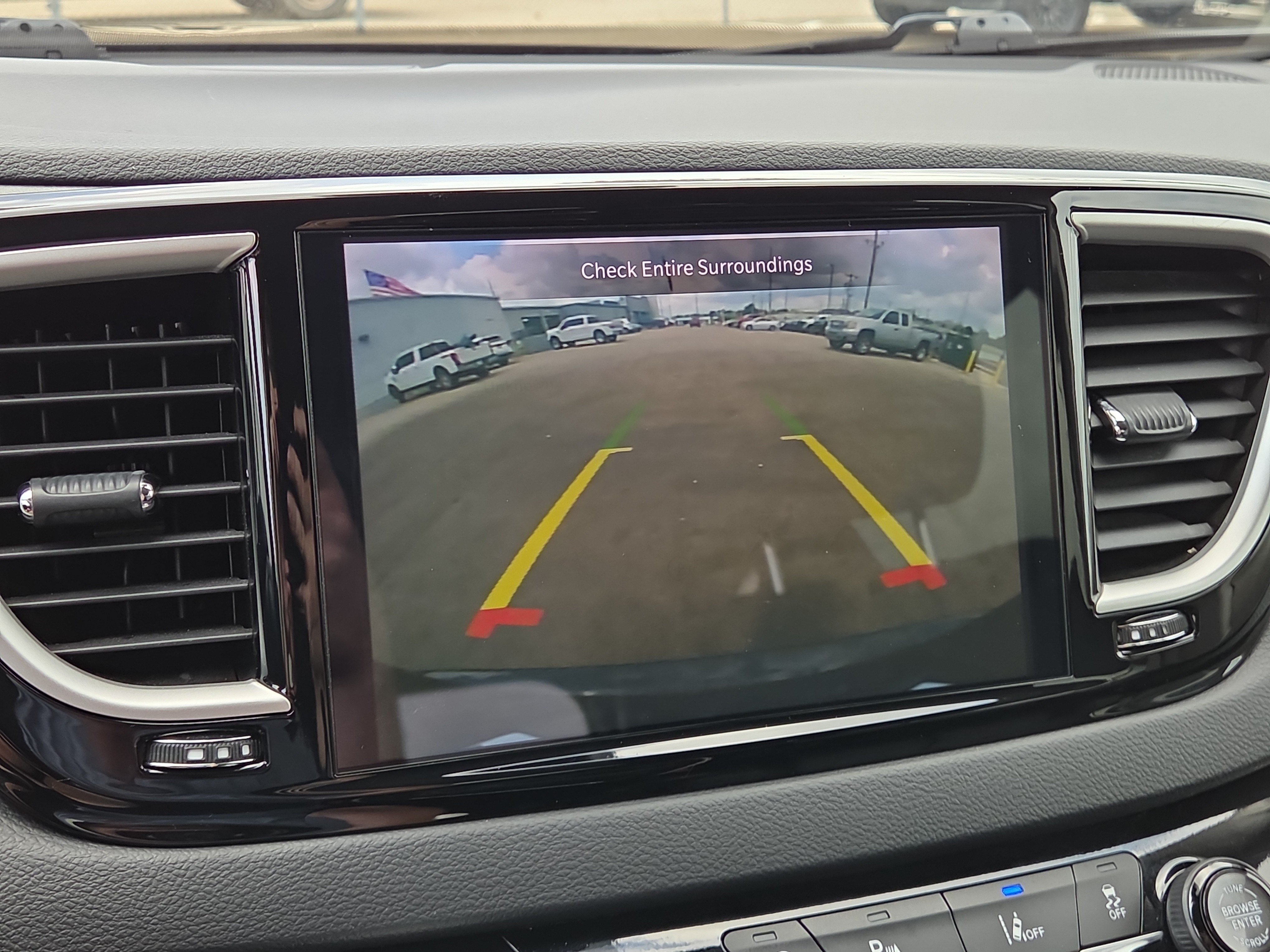 Used 2024 Chrysler Pacifica Touring-L FWD image 26