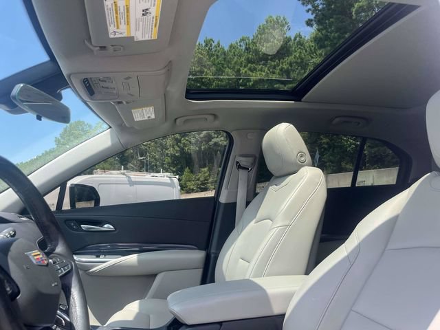 Used 2023 Cadillac XT4 Luxury w/ Cold Weather Package FWD image 24