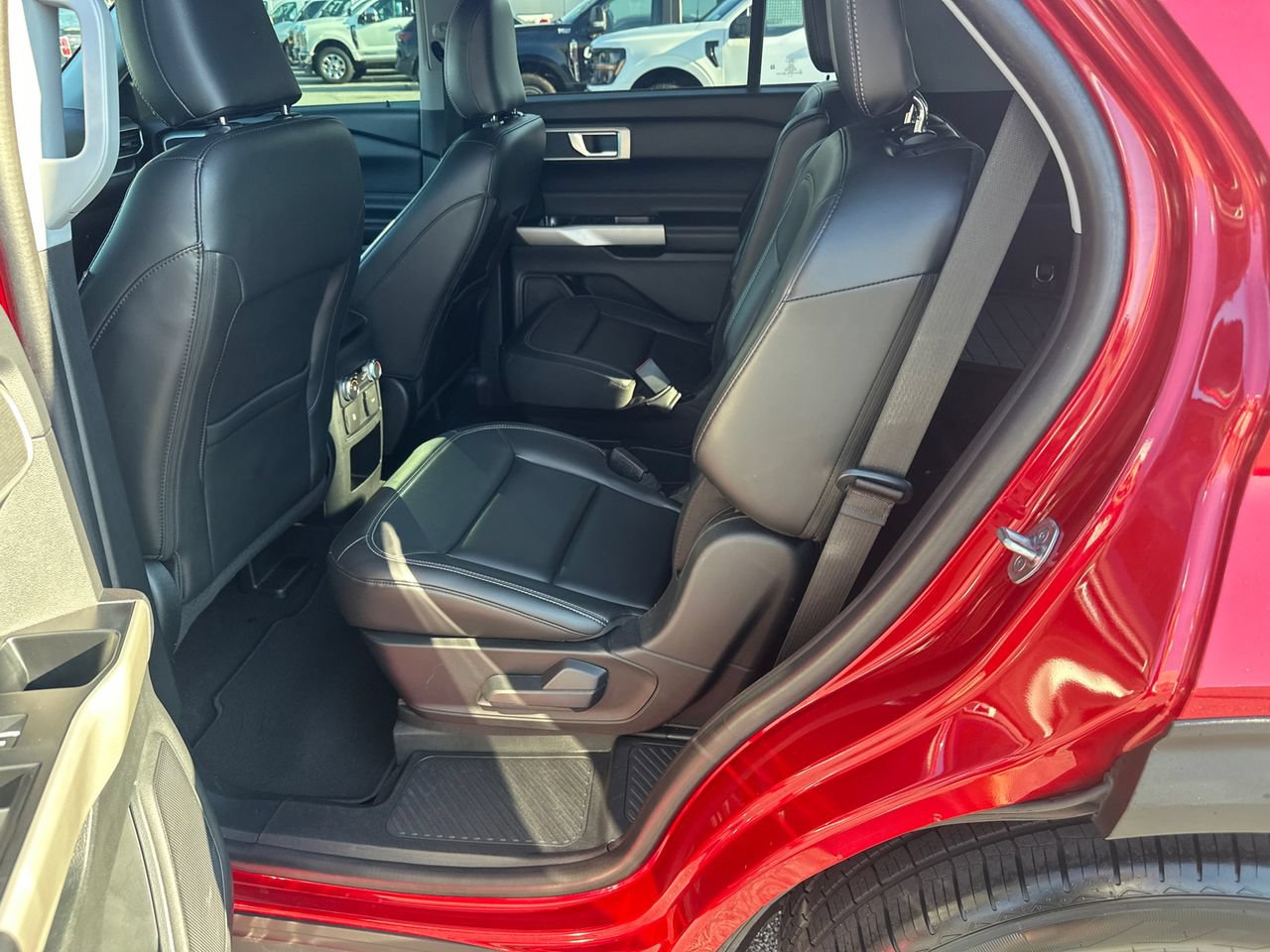Certified 2021 Ford Explorer XLT w/ Equipment Group 202A RWD image 23