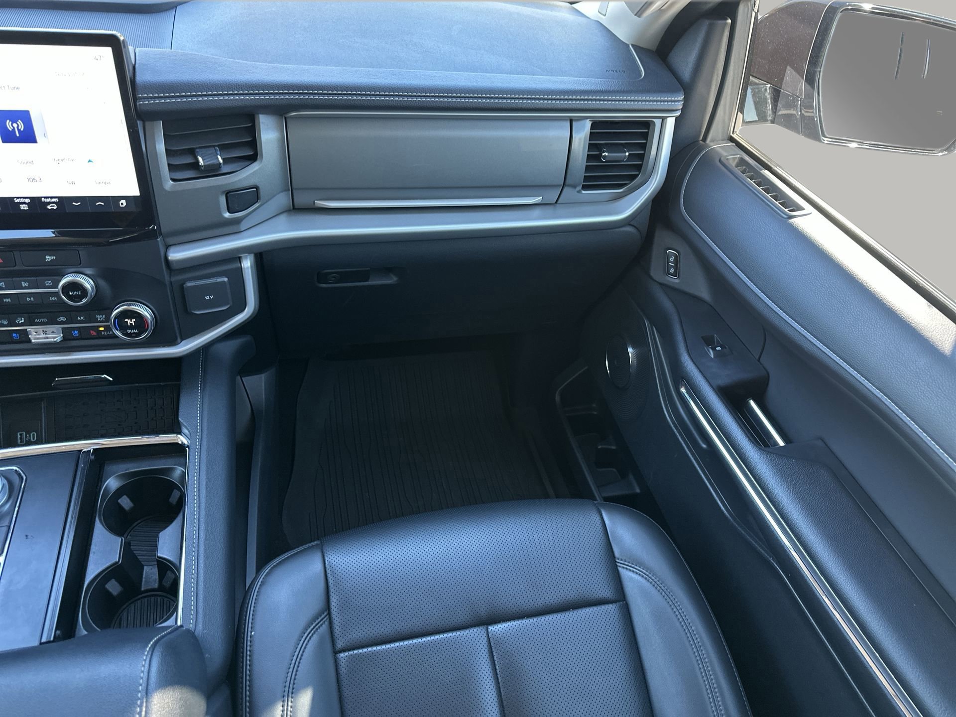 Certified 2023 Ford Expedition XLT image 48