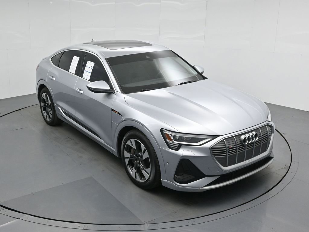 Used 2022 Audi e-tron Premium Plus image 41