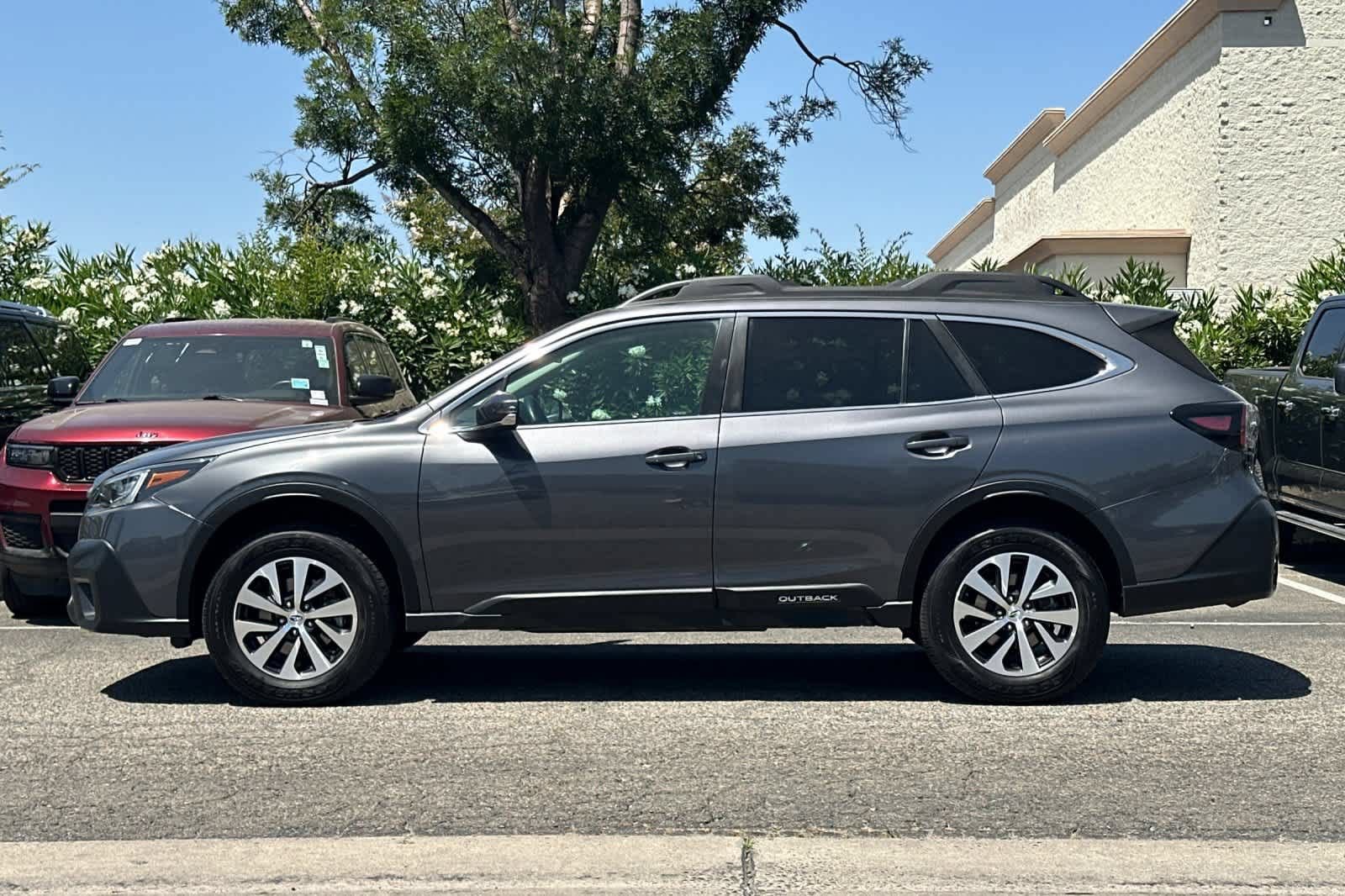 Used 2022 Subaru Outback Premium AWD/4WD image 5
