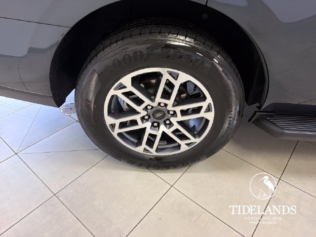 Certified 2025 Ford Expedition Active RWD image 35