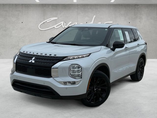 Used 2023 Mitsubishi Outlander SE Black Edition FWD image 1