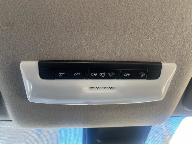 Used 2024 Nissan Versa SV w/ Trunk Package image 27