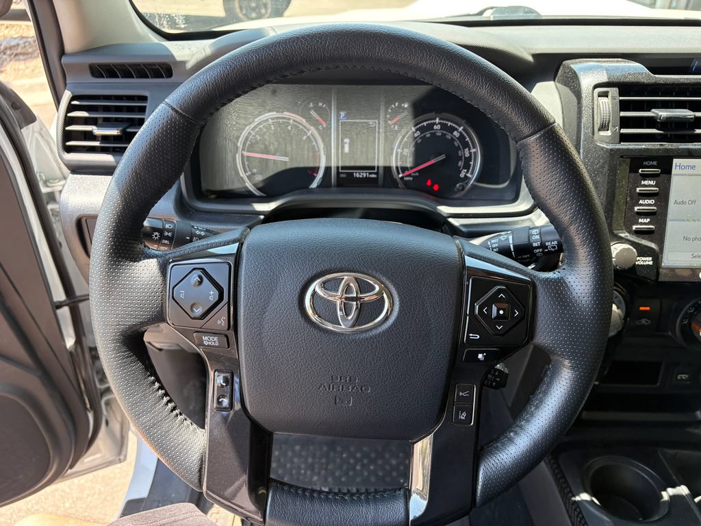 Used 2024 Toyota 4Runner TRD Off-Road Premium w/ Moonroof Package AWD/4WD image 19