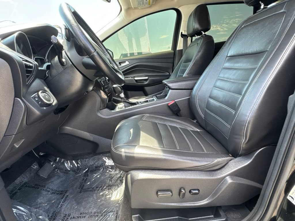 Certified 2017 Ford Escape Titanium FWD image 25