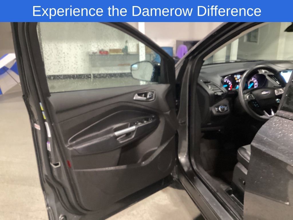 Certified 2019 Ford Escape Titanium image 10