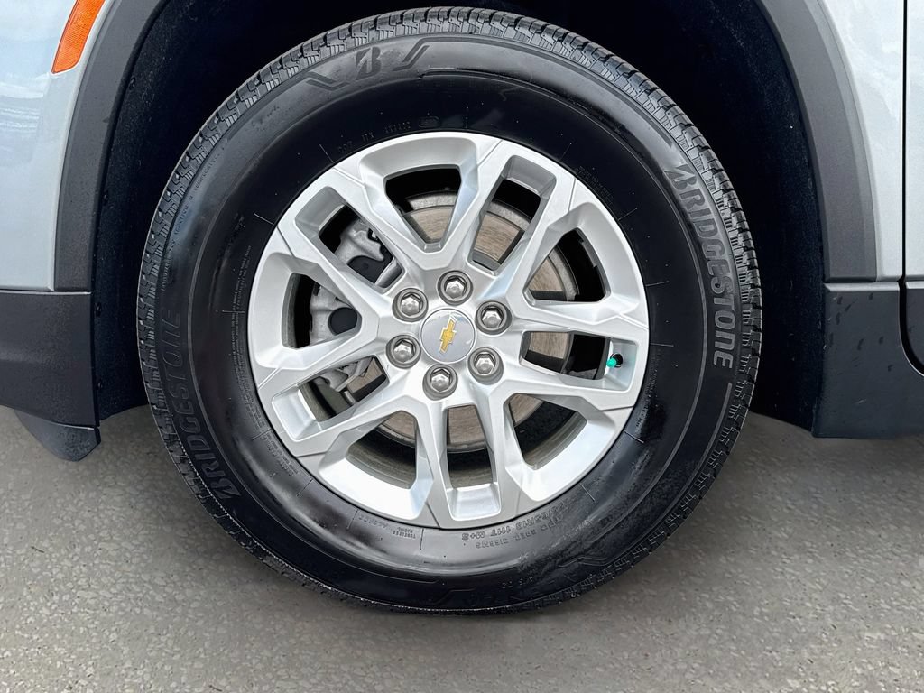 Used 2023 Chevrolet Traverse LS w/ Safety Package FWD image 29