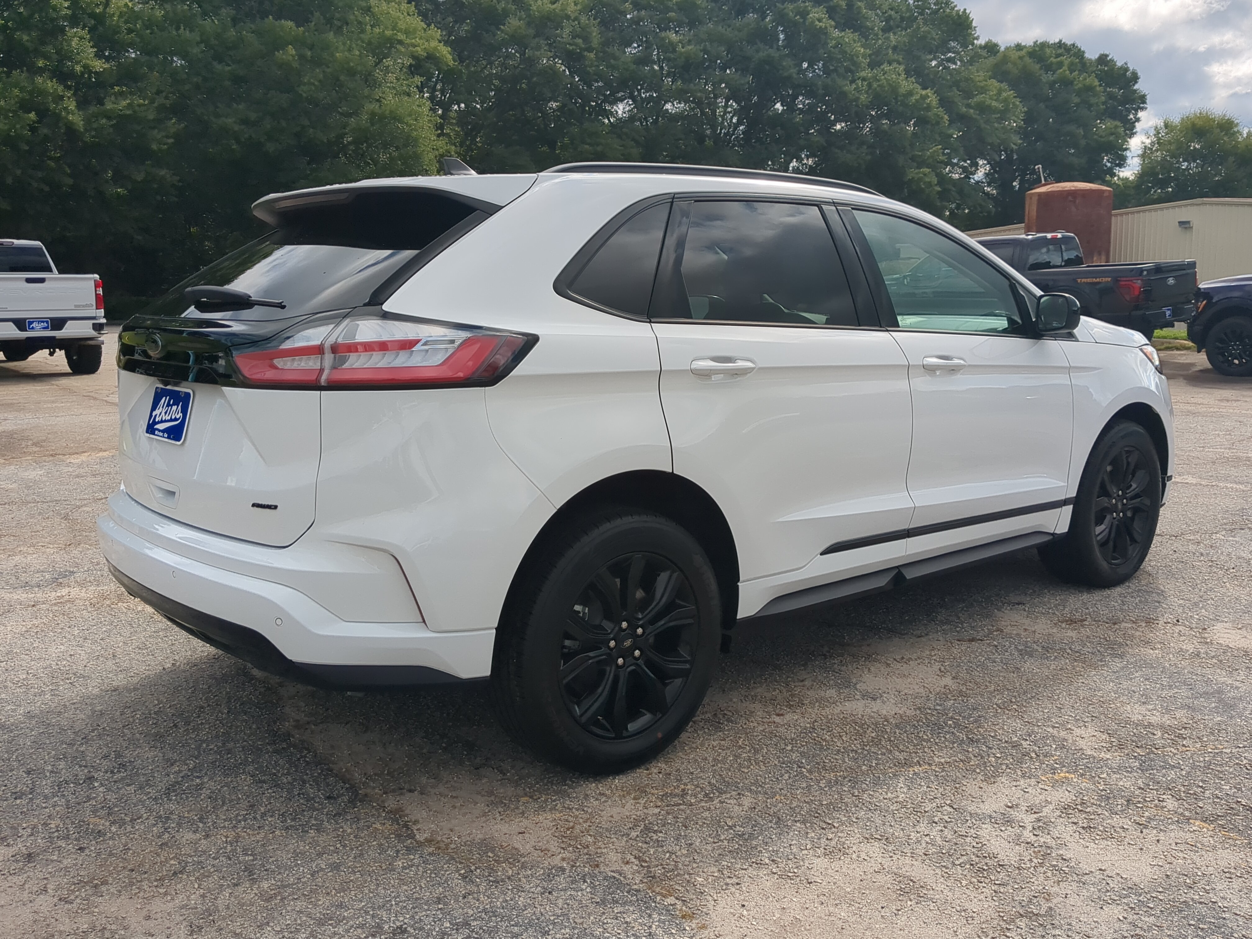 Certified 2024 Ford Edge SE w/ Black Appearance Package AWD/4WD image 3