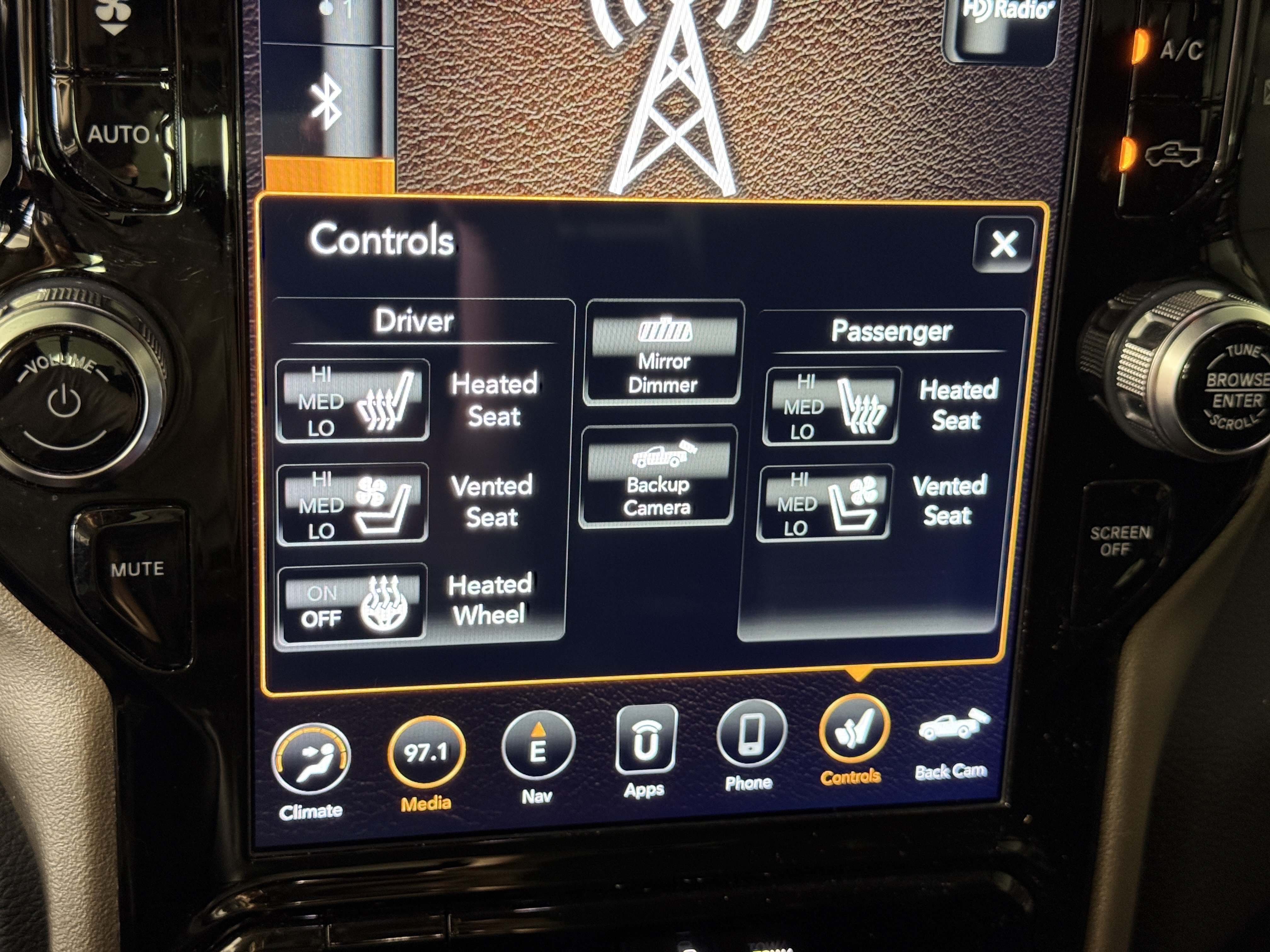 Used 2020 RAM 1500 Laramie RWD image 20