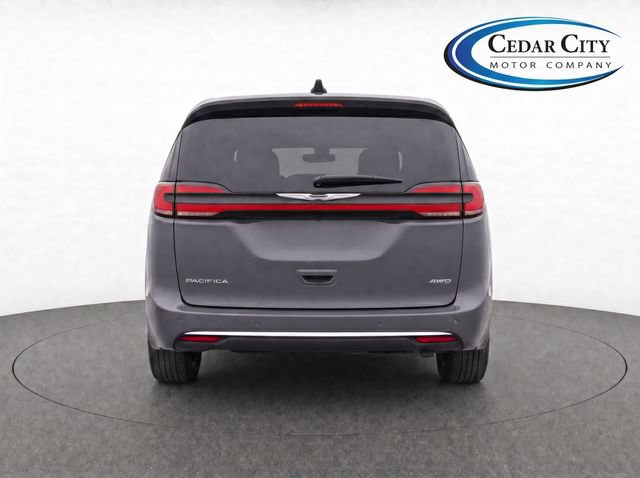 Used 2025 Chrysler Pacifica Select AWD/4WD image 7
