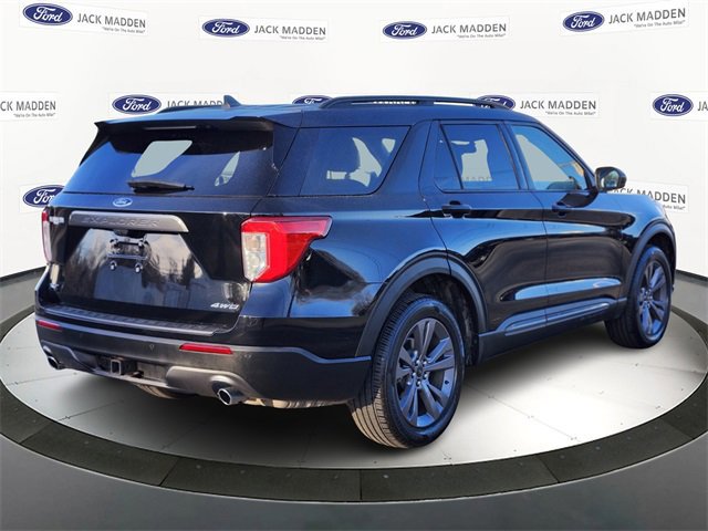 Certified 2022 Ford Explorer XLT w/ Equipment Group 202A image 4