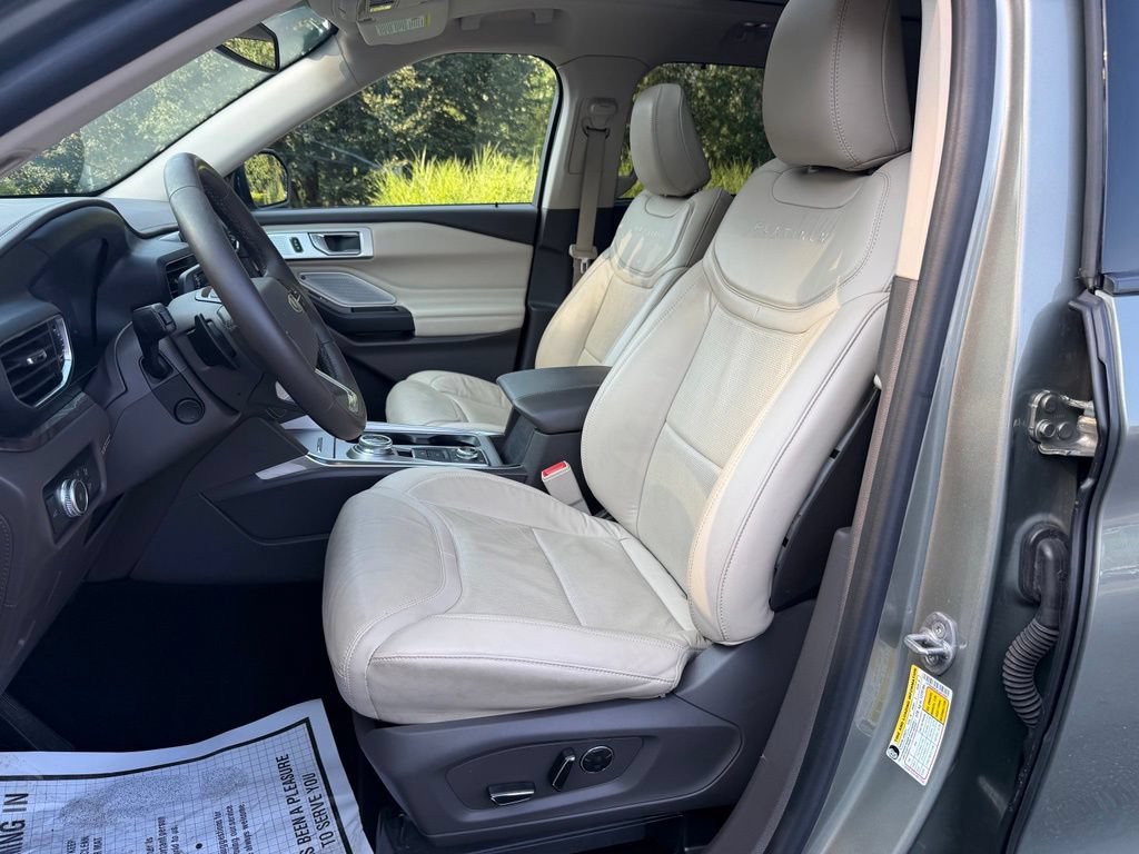 Certified 2020 Ford Explorer Platinum w/ Premium Technology Package AWD/4WD image 12