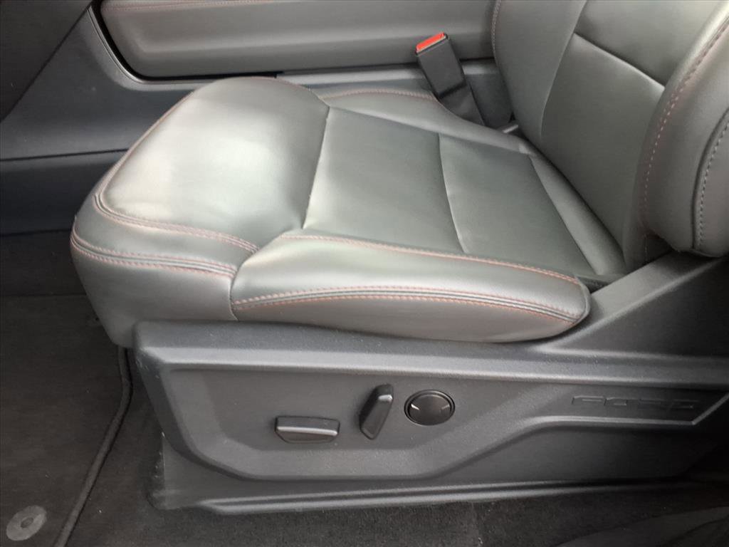 Certified 2025 Ford Expedition Active AWD/4WD image 11