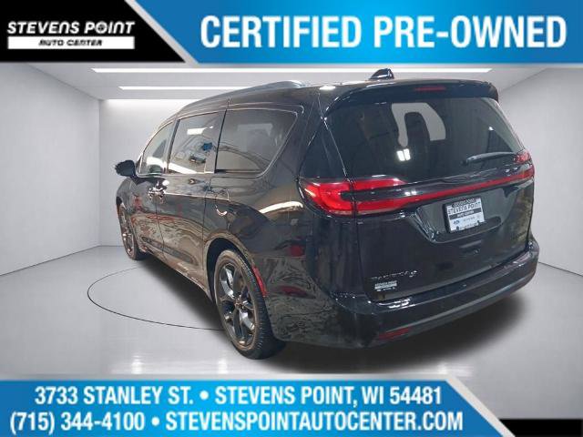 Used 2025 Chrysler Pacifica Limited image 4