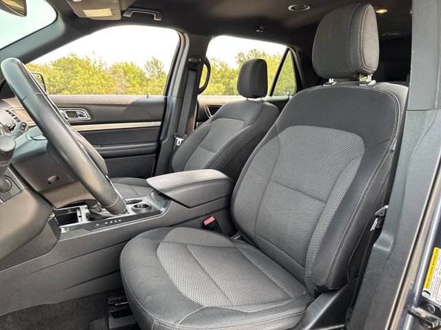 Certified 2018 Ford Explorer XLT w/ Equipment Group 201A FWD image 11