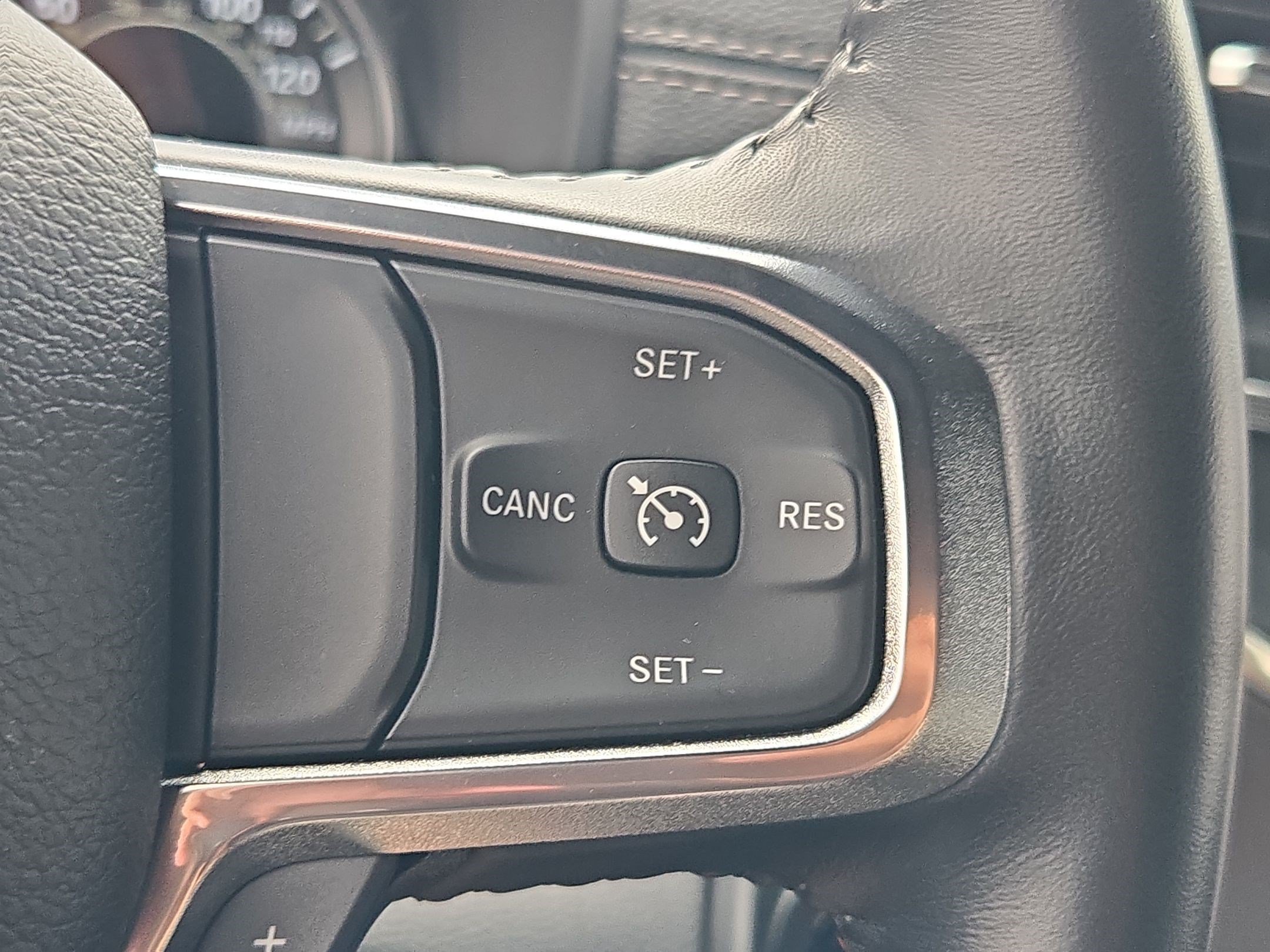 Used 2023 RAM 1500 Laramie AWD/4WD image 19