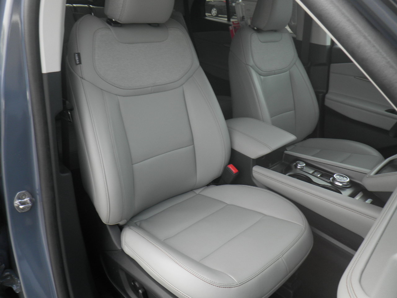 Certified 2025 Ford Explorer Active w/ Active Comfort Package AWD/4WD image 26