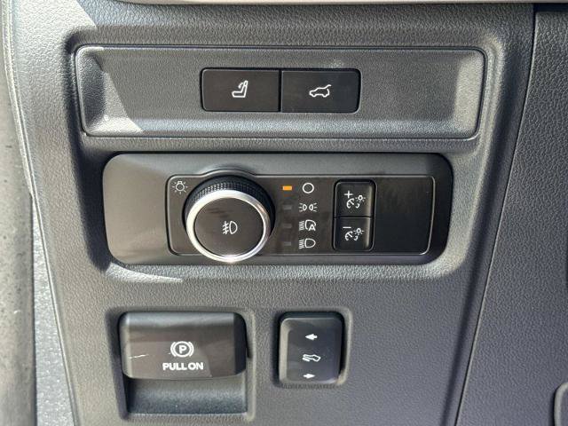 Certified 2024 Ford Expedition XLT RWD image 17