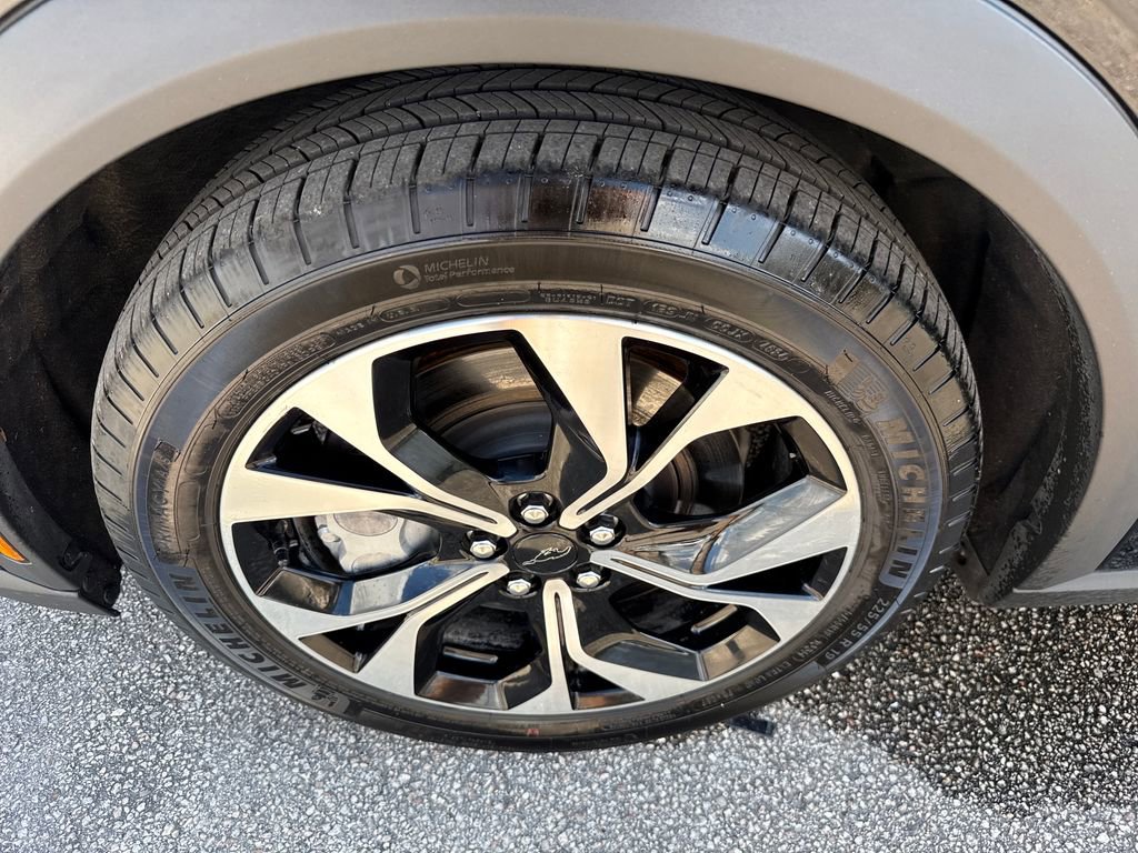 Certified 2025 Ford Mustang Mach-E Select image 12