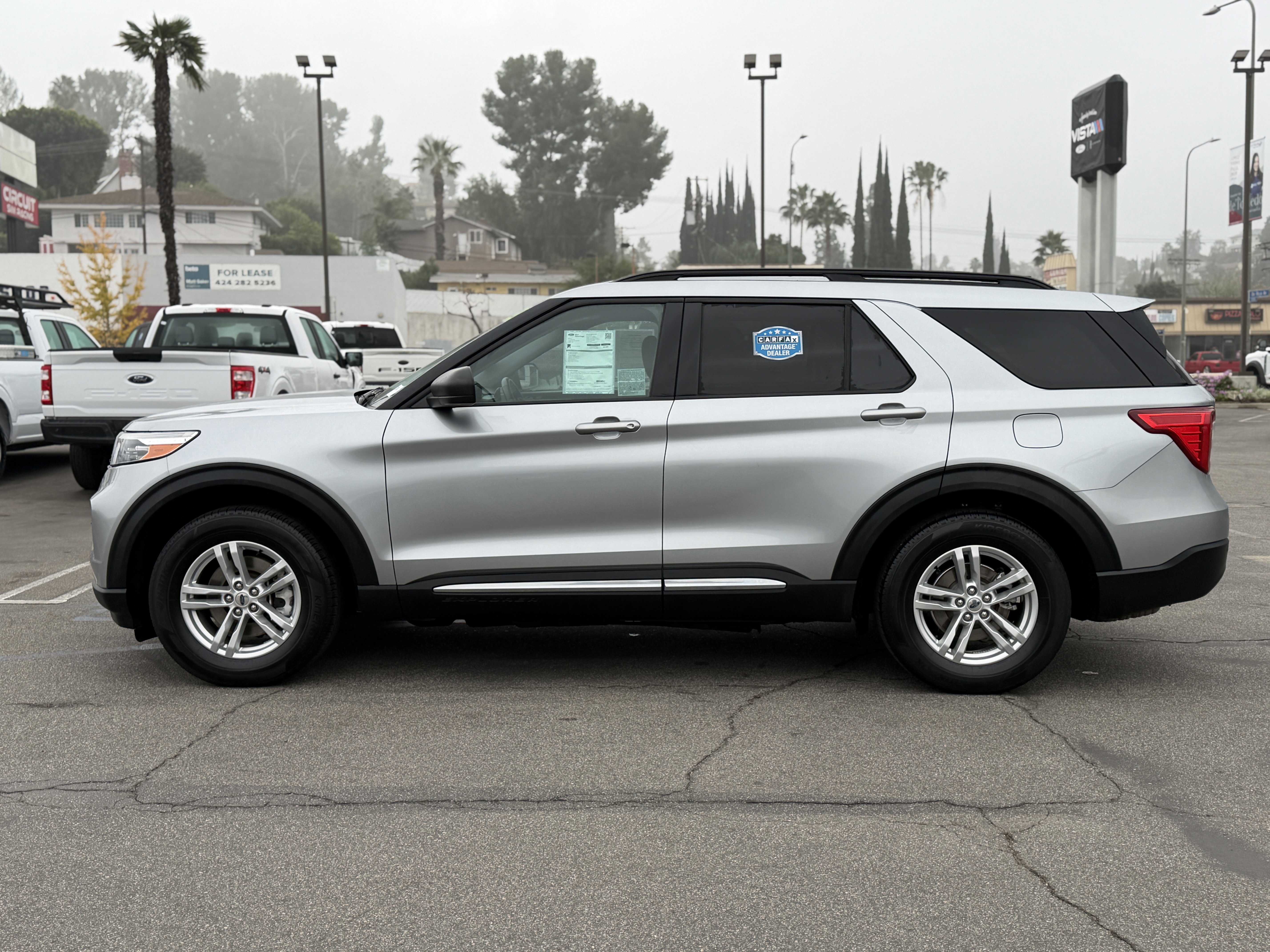 Certified 2022 Ford Explorer XLT image 2