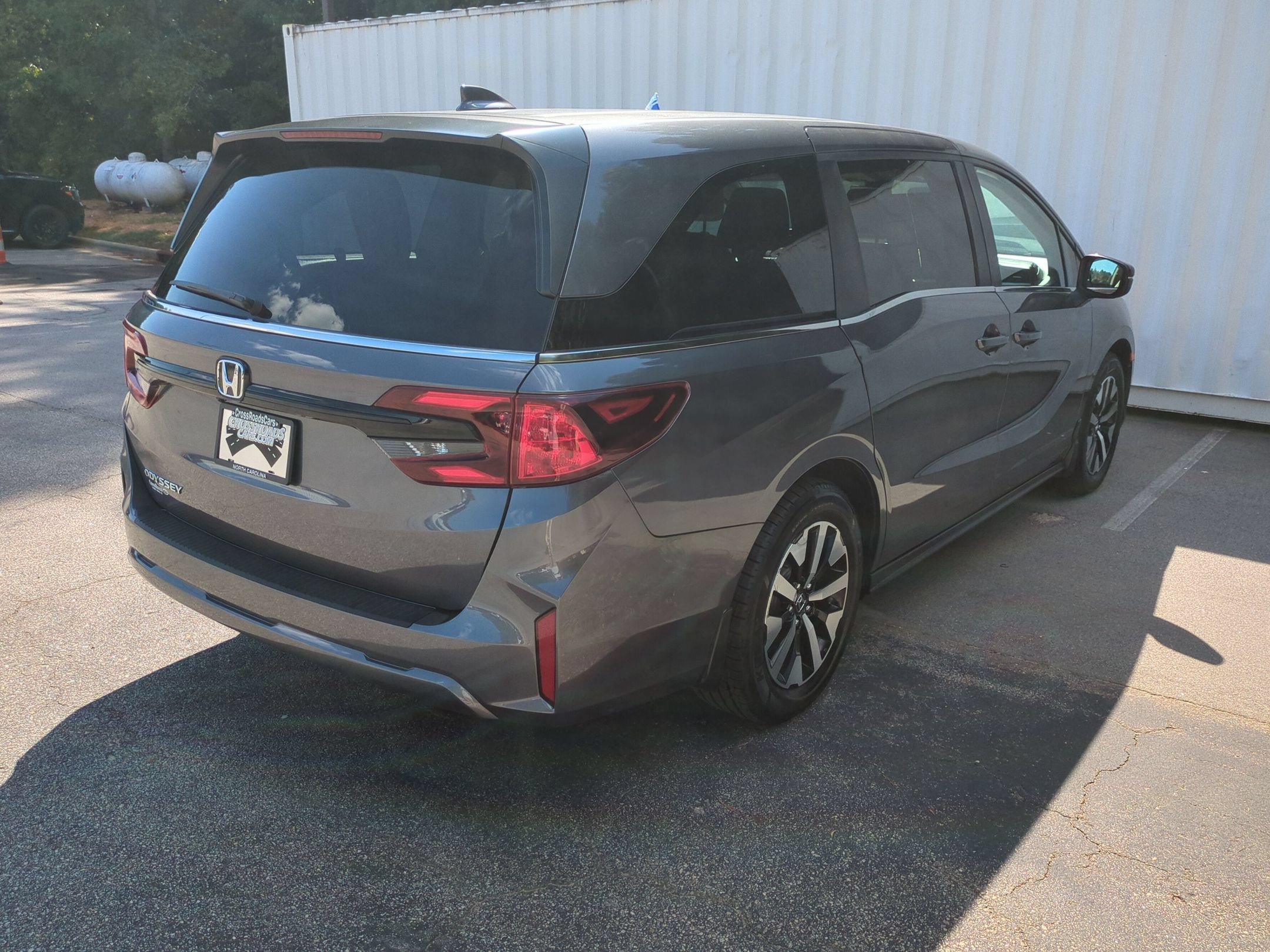 Used 2025 Honda Odyssey EX-L image 3