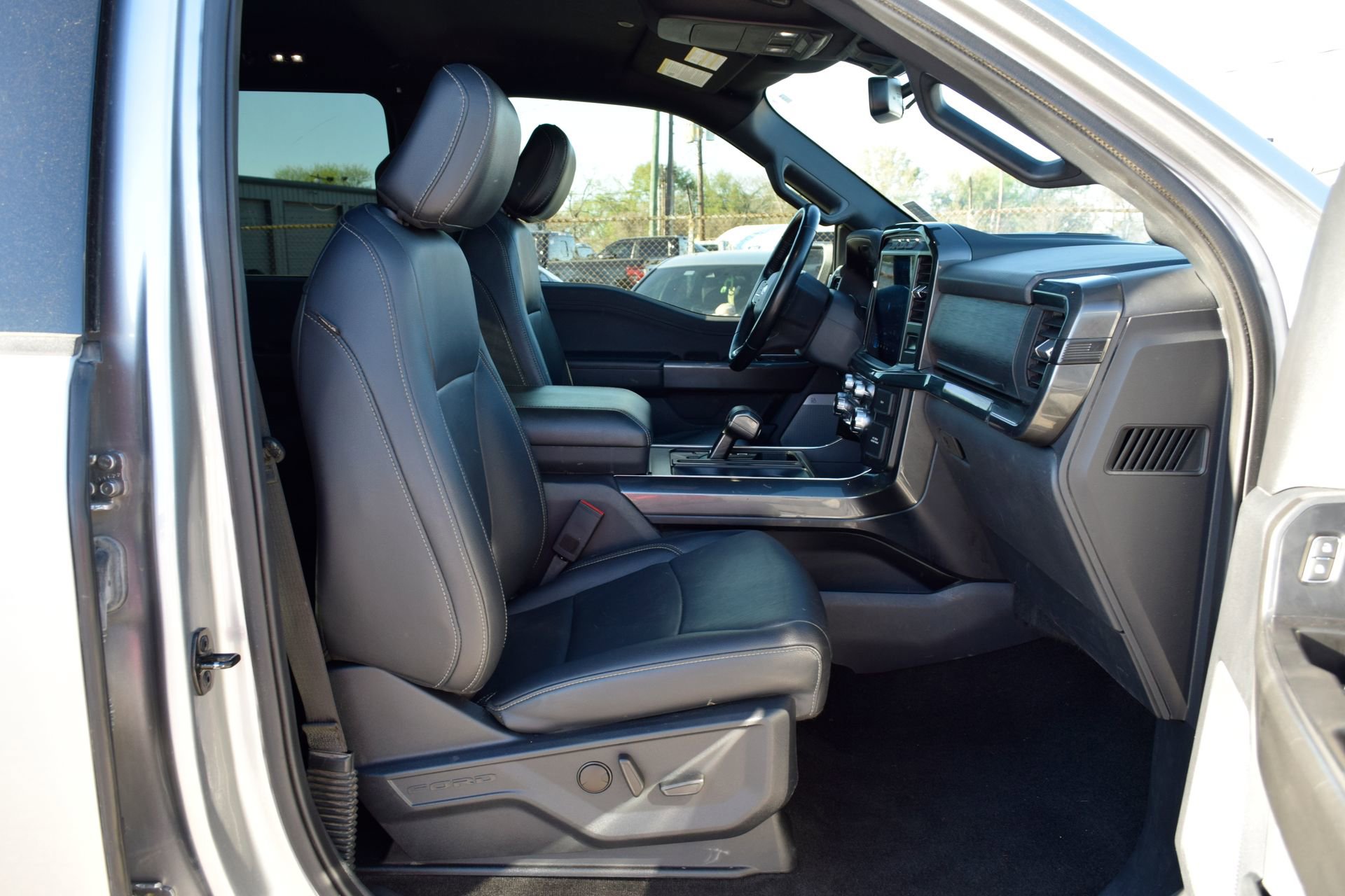 Certified 2022 Ford F150 XLT w/ Equipment Group 302A High image 23