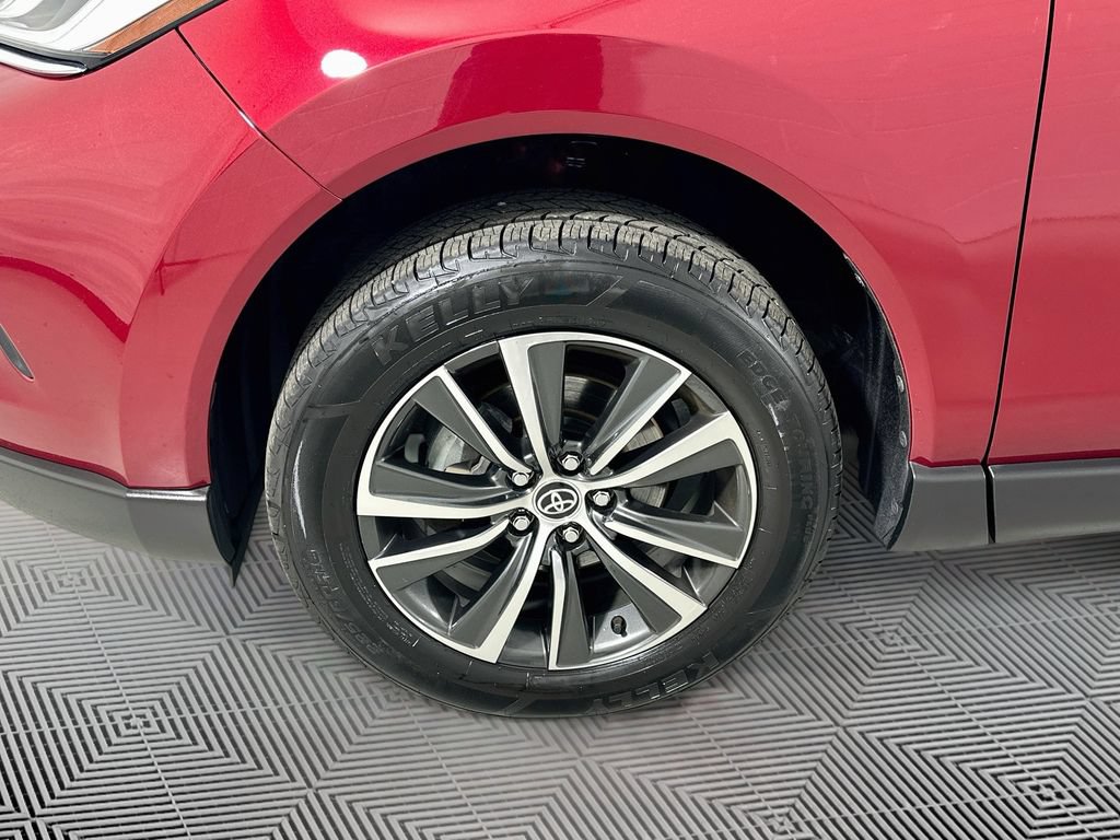 Used 2023 Toyota Venza LE AWD/4WD image 25