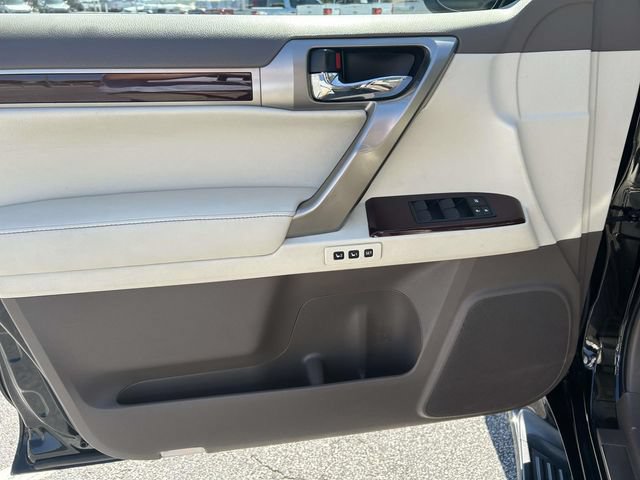 Used 2019 Lexus GX 460 Premium w/ Premium Package AWD/4WD image 15