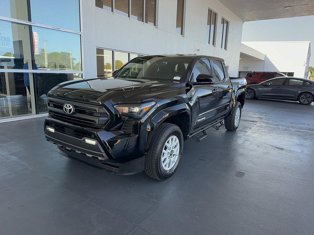 Used 2026 Toyota Tacoma SR5 AWD/4WD image 2