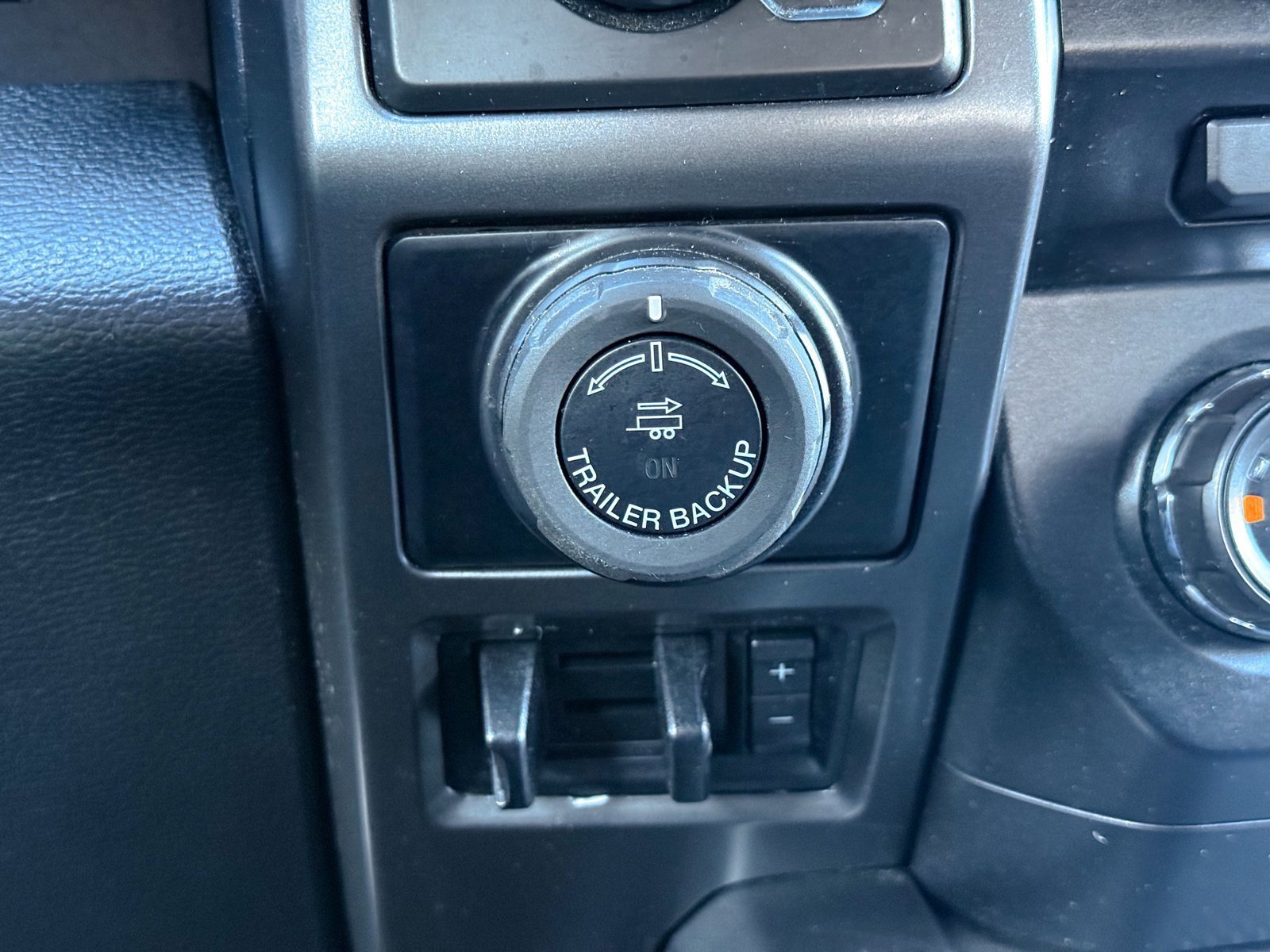 Certified 2017 Ford F150 XLT w/ Equipment Group 302A Luxury image 28