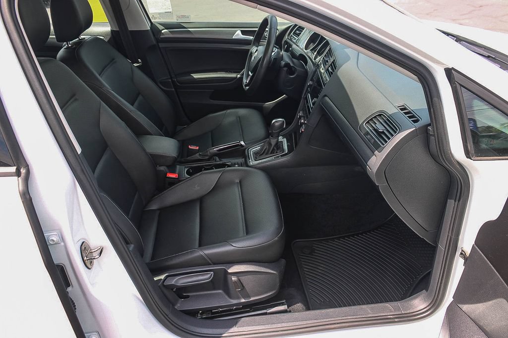 Used 2020 Volkswagen Golf 4-Door FWD image 17