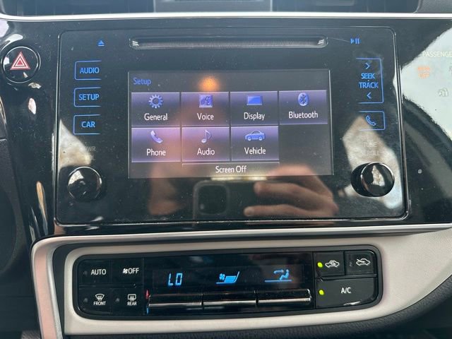 Used 2017 Toyota Corolla LE image 15