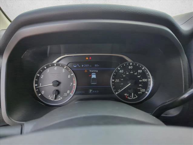 Used 2024 Nissan Titan SV image 9