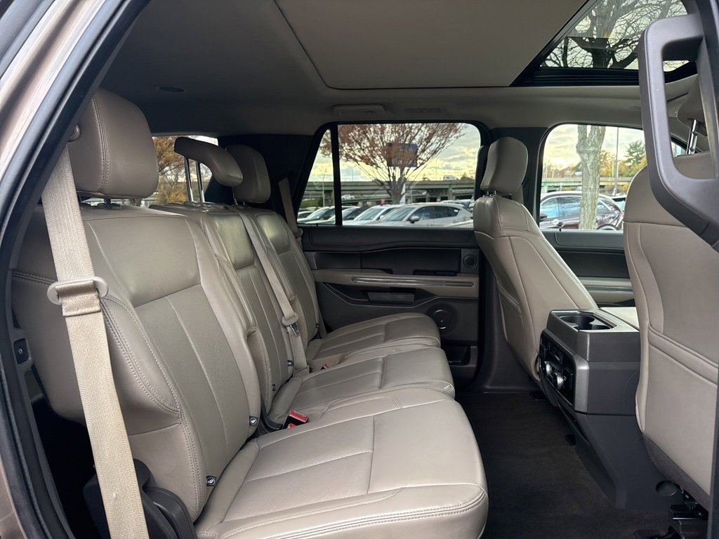 Certified 2019 Ford Expedition XLT w/ Equipment Group 202A image 31