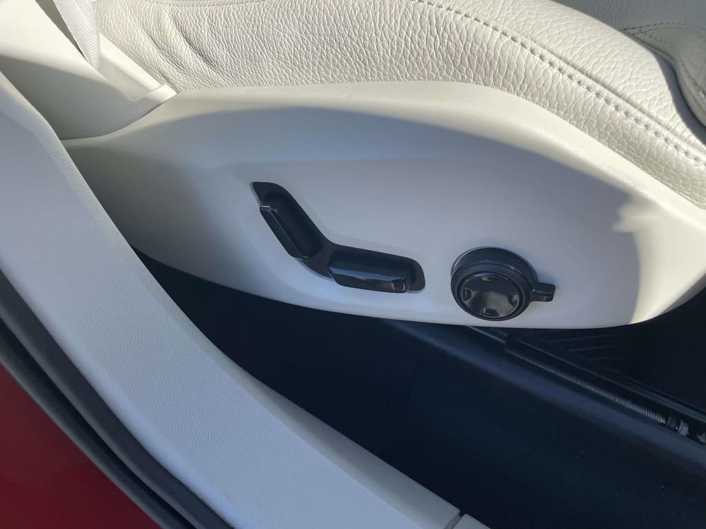 Used 2020 Volvo XC60 T5 Inscription image 24