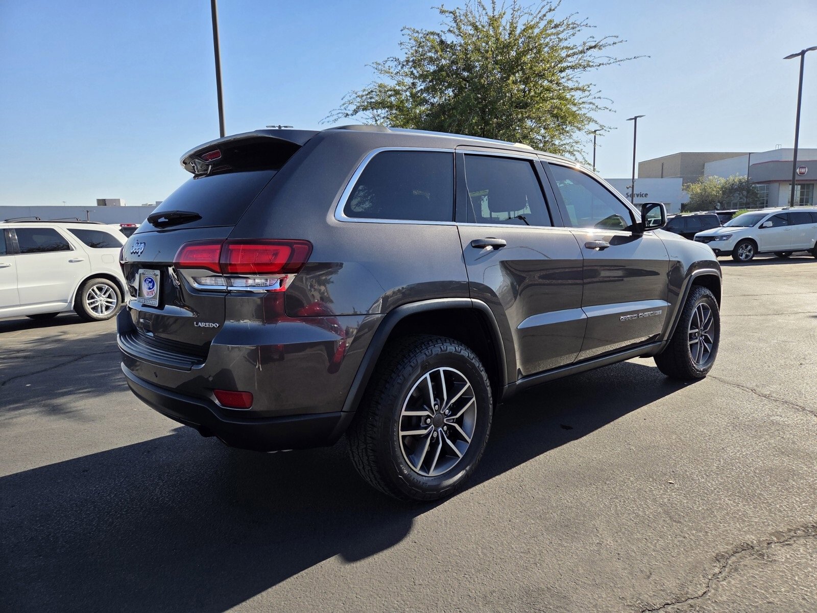 Used 2021 Jeep Grand Cherokee Laredo image 5