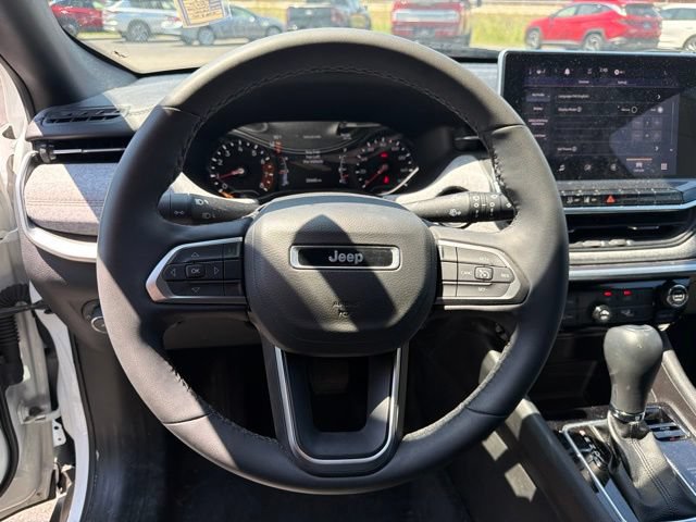 Used 2023 Jeep Compass Latitude AWD/4WD image 13