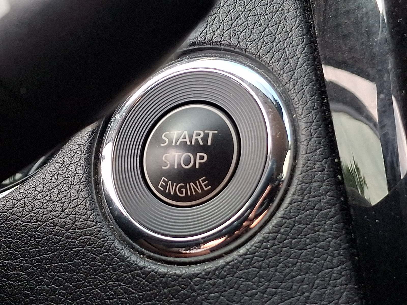 Used 2019 Nissan Rogue SV w/ Premium Package AWD/4WD image 26