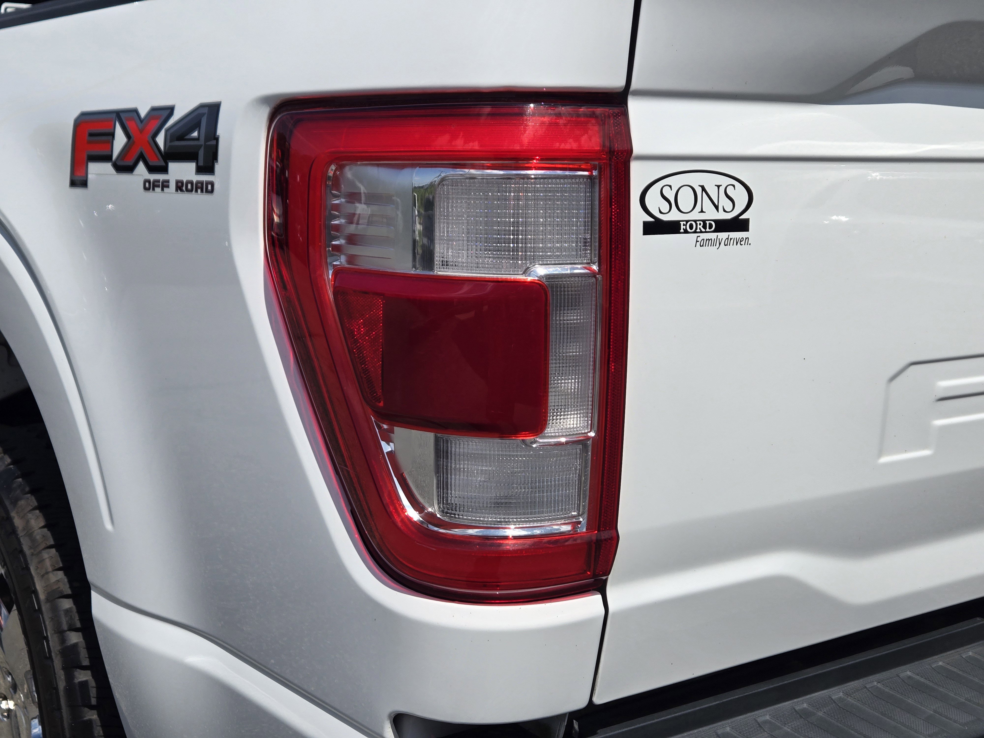 Certified 2023 Ford F150 Lariat w/ Trailer Tow Package AWD/4WD image 11