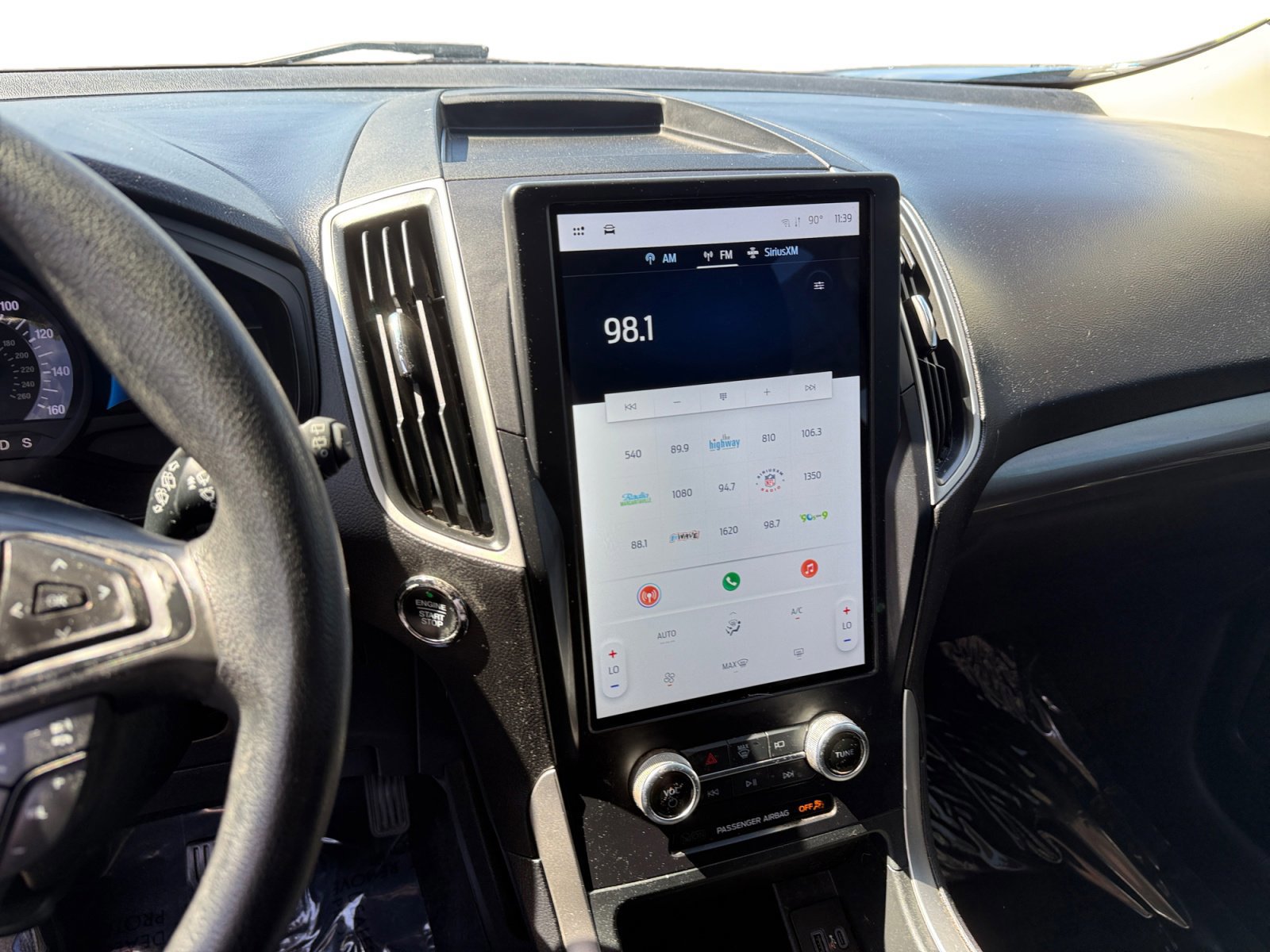 Certified 2024 Ford Edge SE w/ Black Appearance Package image 12