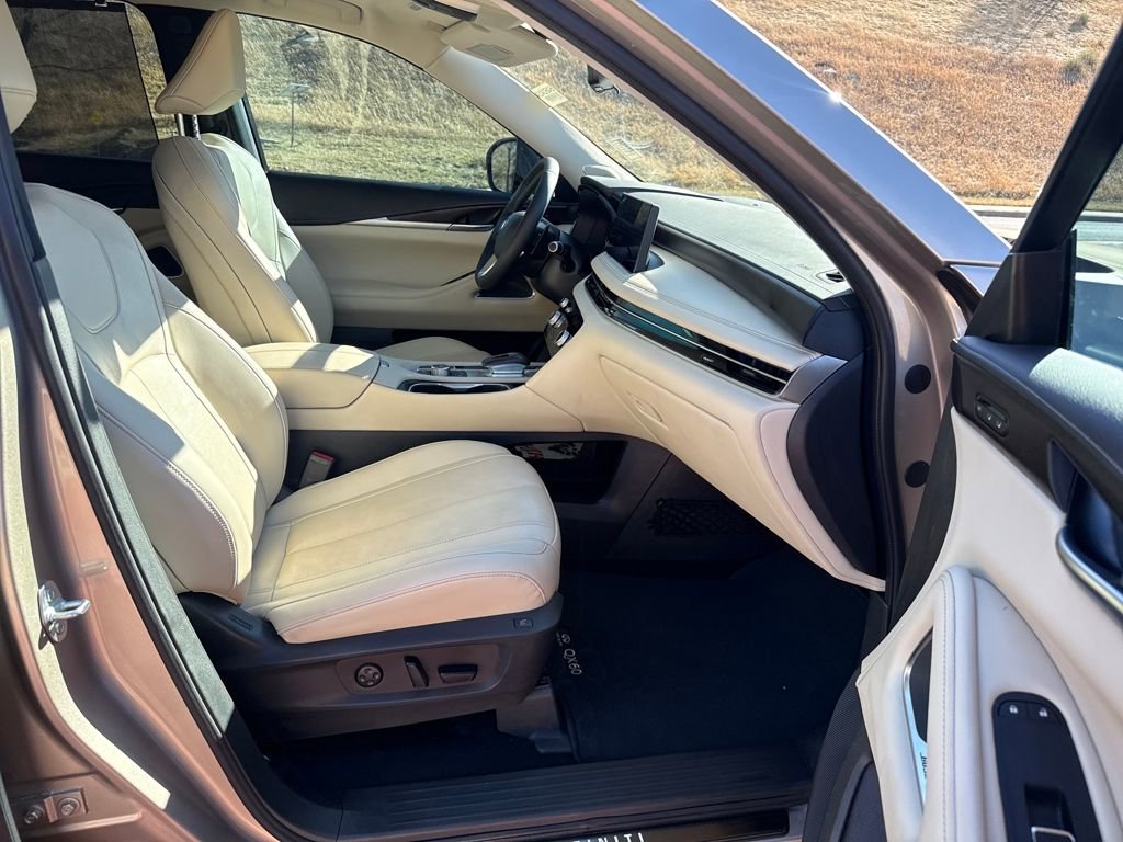 Used 2025 INFINITI QX60 Sensory w/ Vision Package image 30